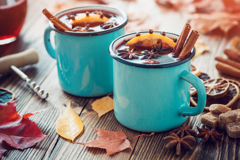 mulled wine in two mugs